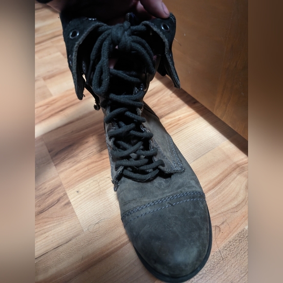 Distressed Steve Madden Roll Down Boots - Picture 6 of 9